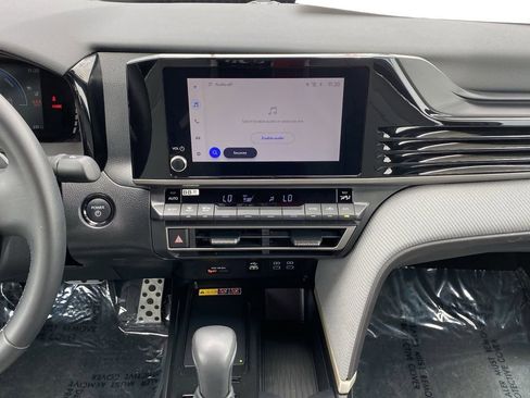Used 2026 Toyota Camry SE FWD image 29