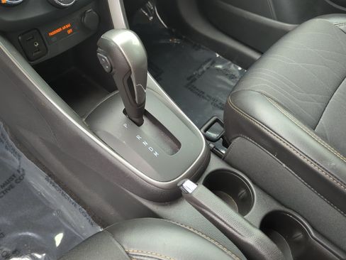 Used 2020 Chevrolet Trax LT w/ LT Convenience Package FWD image 22