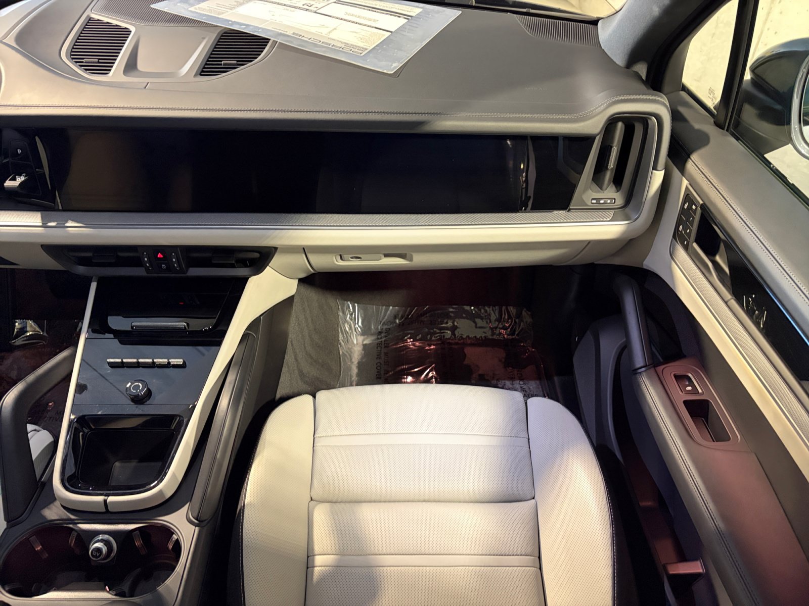 Certified 2026 Porsche Cayenne AWD/4WD image 25