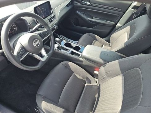 Used 2024 Nissan Altima 2.5 SV image 22