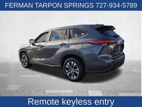 Used 2021 Toyota Highlander XLE image 8