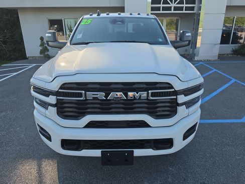 Used 2025 RAM 3500 Big Horn AWD/4WD image 9