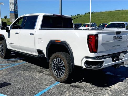 Used 2024 GMC Sierra 2500 Denali Ultimate w/ Max Trailering Package AWD/4WD image 2