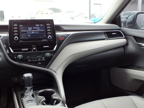 Used 2023 Toyota Camry SE w/ Convenience Package image 11