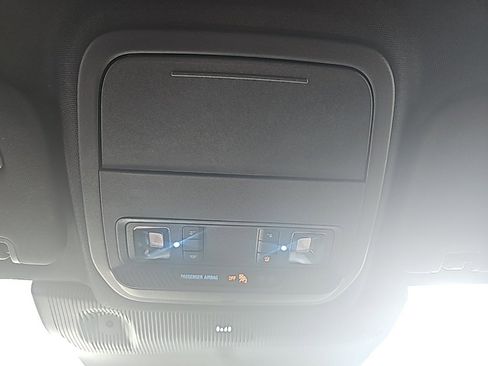 Used 2025 Ford Explorer ST-Line w/ ST-Line Street Pack image 22