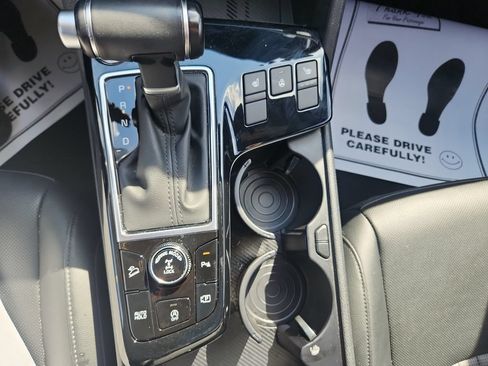 Certified 2025 Kia Sportage X-Pro AWD/4WD image 15