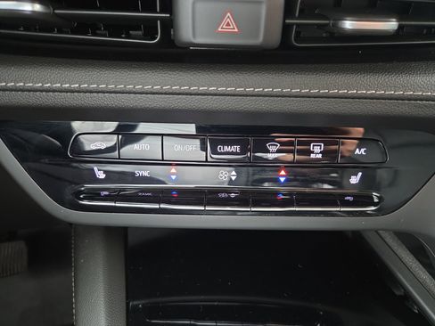 Used 2023 Buick Envision Essence image 15