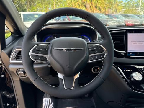 New 2026 Chrysler Voyager LX image 28