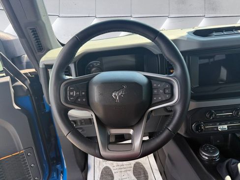 Used 2022 Ford Bronco Badlands image 9