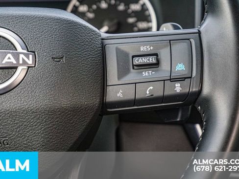 Used 2025 Nissan Rogue SV image 30