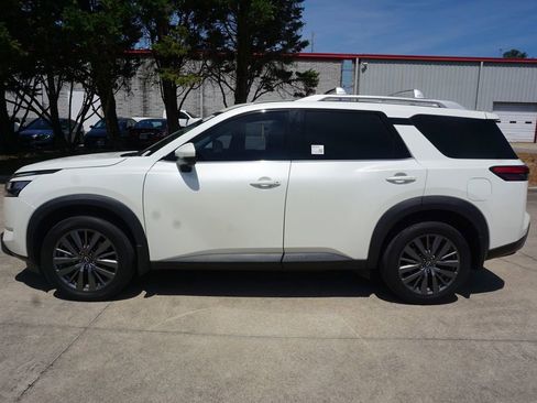 Used 2024 Nissan Pathfinder SL w/ SL Premium Package image 22