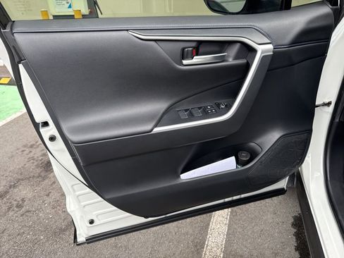 Used 2022 Toyota RAV4 XSE image 21