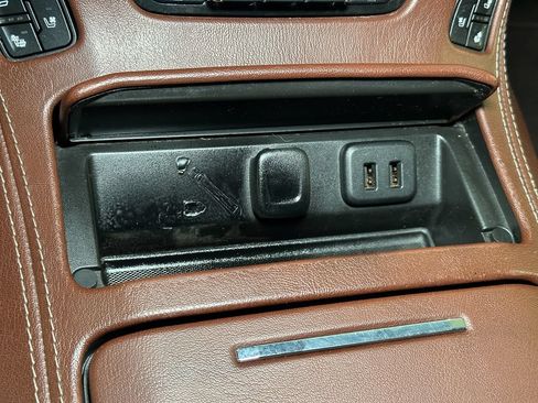 Used 2018 Chevrolet Tahoe Premier AWD/4WD image 42