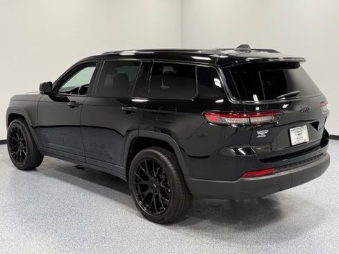 Used 2021 Jeep Grand Cherokee L Limited AWD/4WD image 9