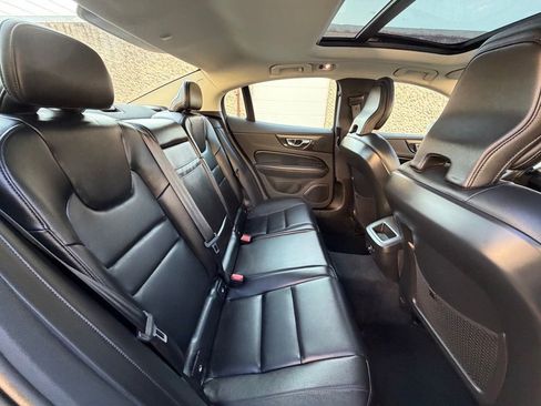 Used 2020 Volvo S60 T5 Momentum image 26