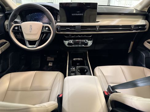 New 2026 Lincoln Corsair Premiere image 23