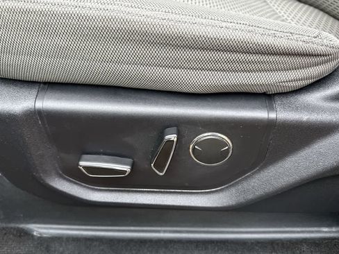 Used 2015 Ford F150 XLT w/ Equipment Group 302A Luxury image 16