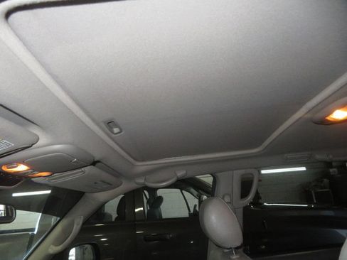 Used 2006 Toyota Sequoia SR5 AWD/4WD image 24