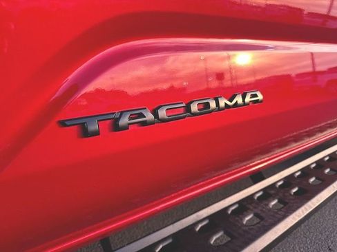 Used 2025 Toyota Tacoma TRD Off-Road image 29