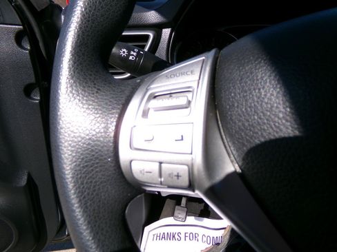 Used 2015 Nissan Rogue S AWD/4WD image 15