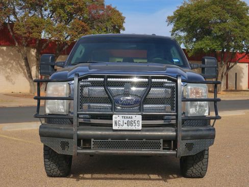 Used 2016 Ford F250 XLT image 2