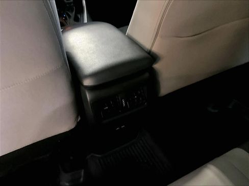 Used 2023 Toyota RAV4 XLE w/ Convenience Package image 28