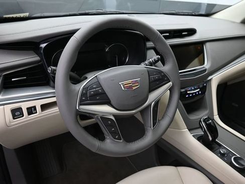 Used 2022 Cadillac XT5 Premium Luxury FWD image 22