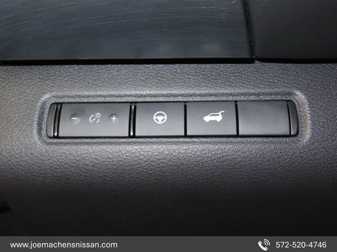 New 2026 Nissan Pathfinder SL AWD/4WD image 18