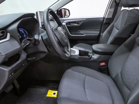 Used 2023 Toyota RAV4 XLE w/ Convenience Package image 9