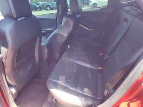 Used 2018 Ford Focus ST w/ Equipment Group 402A FWD image 9