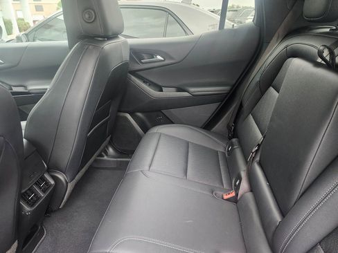 Used 2025 Chevrolet Equinox LT w/ Convenience Package II image 6