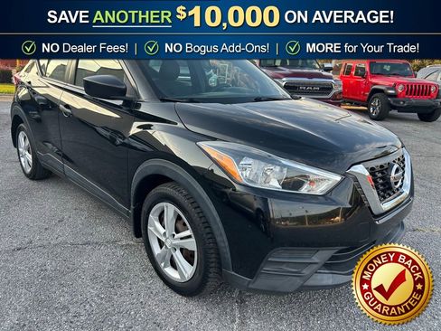 Used 2020 Nissan Kicks S image 4