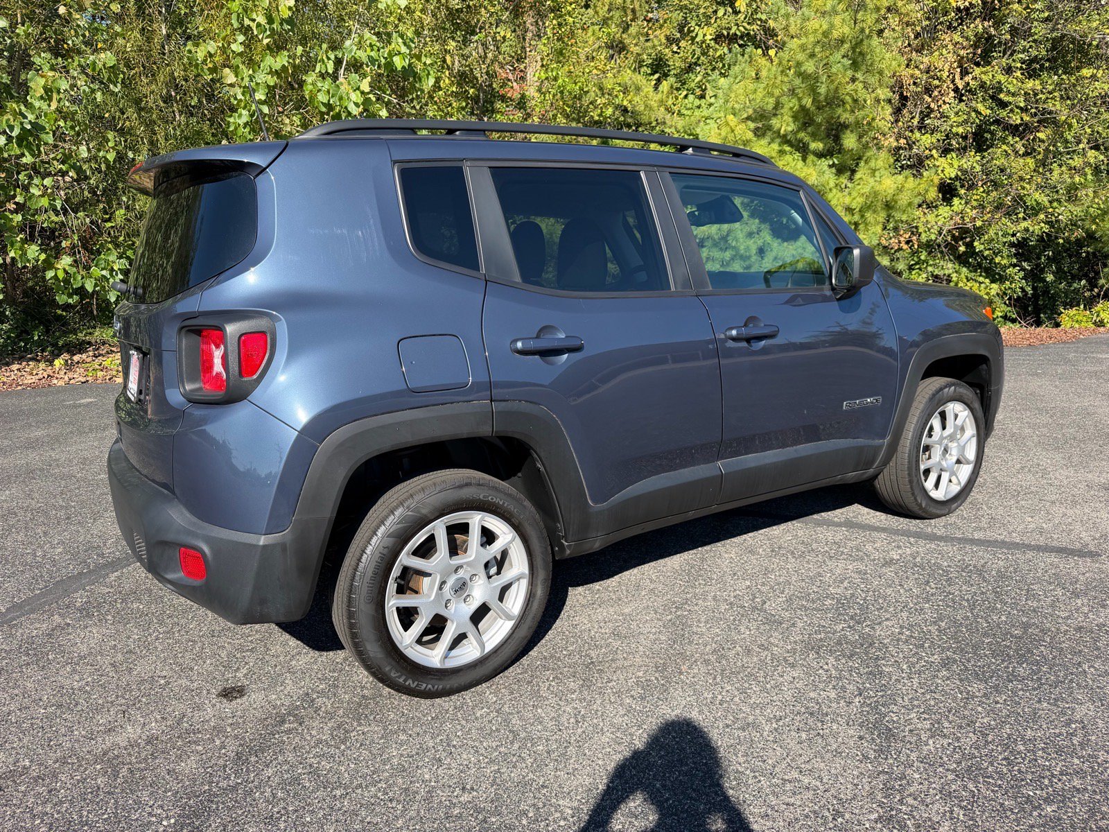 Used 2023 Jeep Renegade Latitude w/ Premium Group AWD/4WD image 13