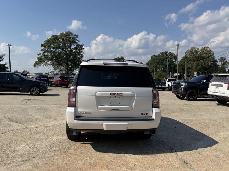 Used 2017 GMC Yukon SLT w/ HD Trailering Package AWD/4WD image 4