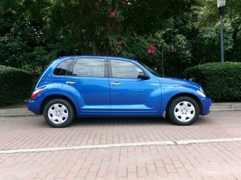 Used 2006 Chrysler PT Cruiser FWD image 4