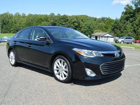 Used 2013 Toyota Avalon Limited FWD image 3