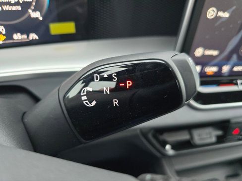 New 2026 Volkswagen Tiguan SE R-Line AWD/4WD image 32