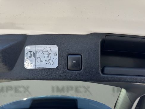 Used 2020 Ford Escape Titanium image 30