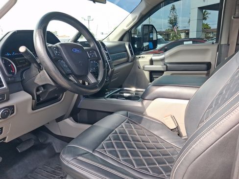 Used 2018 Ford F250 XLT w/ XLT Premium Package AWD/4WD image 9