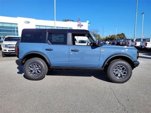 New 2025 Ford Bronco Badlands image 11
