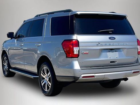 Certified 2022 Ford Expedition XLT RWD image 4