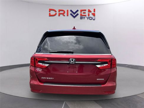 Used 2024 Honda Odyssey Touring image 5