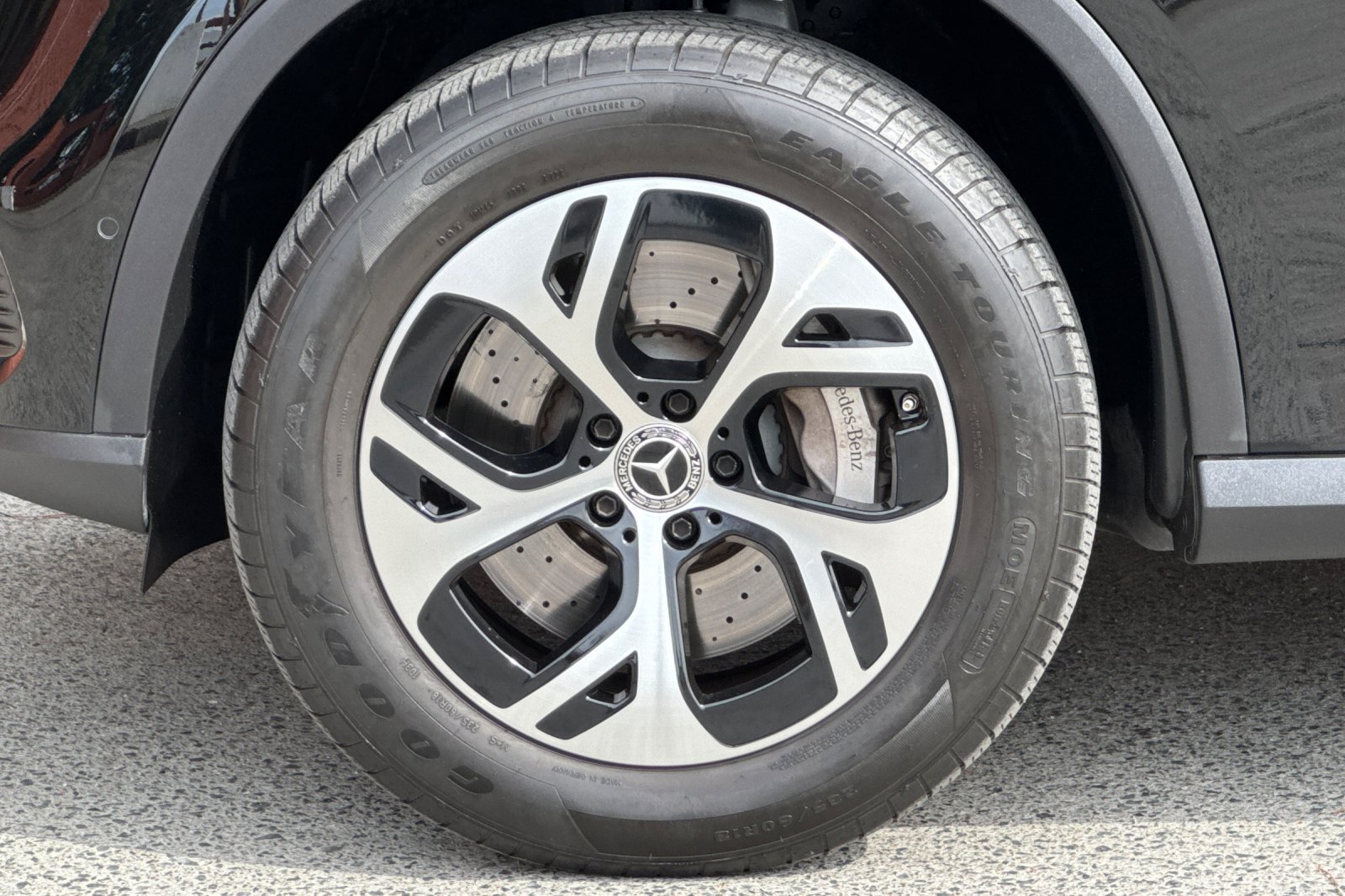 Used 2025 Mercedes-Benz GLC 350e 4MATIC image 38