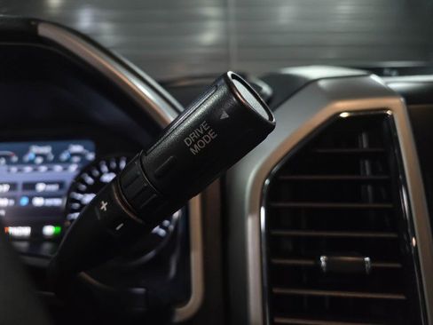 Used 2020 Ford F350 Lariat w/ Lariat Ultimate Package image 26