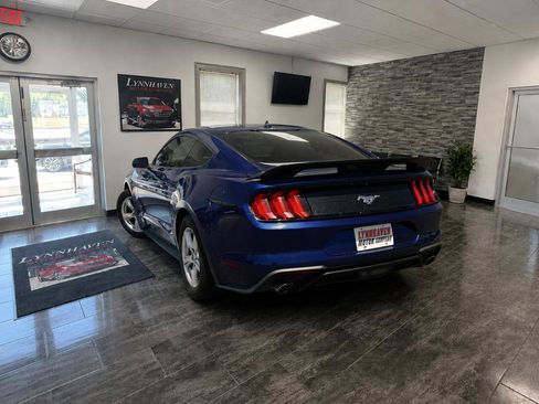 Used 2019 Ford Mustang Coupe RWD image 6