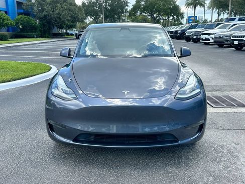 Used 2021 Tesla Model Y Long Range AWD/4WD image 2
