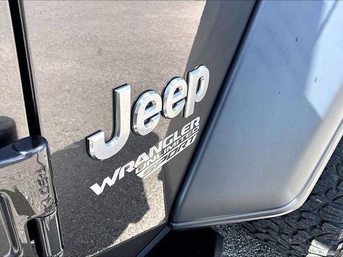 Used 2018 Jeep Wrangler Unlimited Sport S AWD/4WD image 39