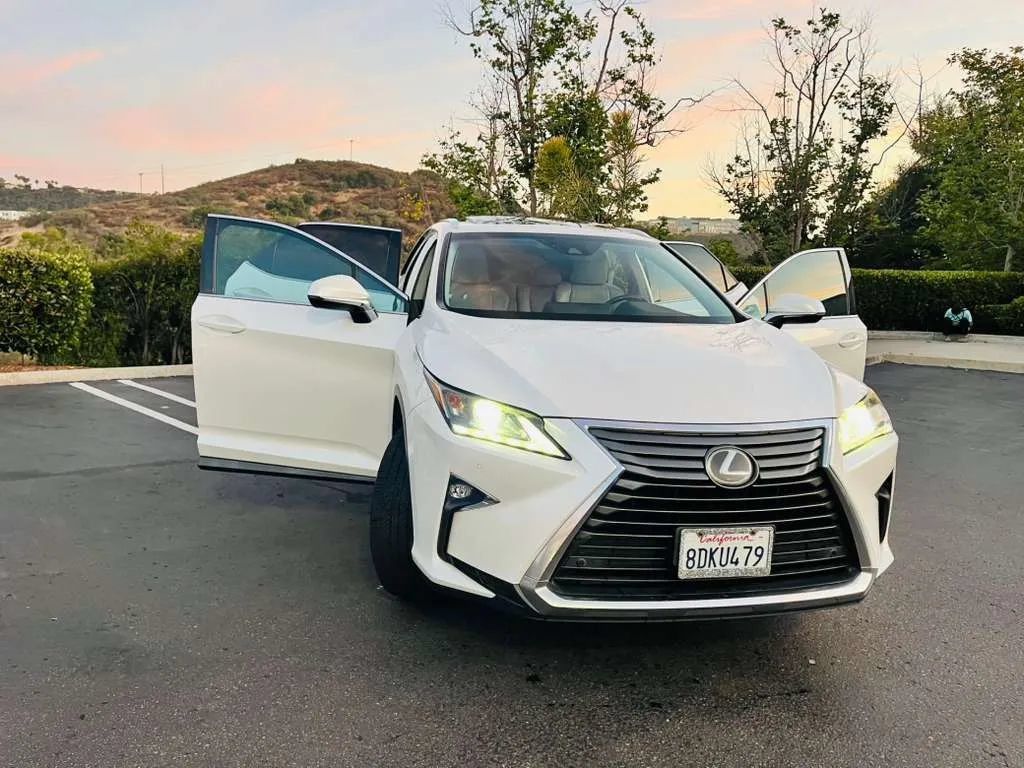 Used 2018 Lexus RX 350 FWD w/ Premium Package image 4