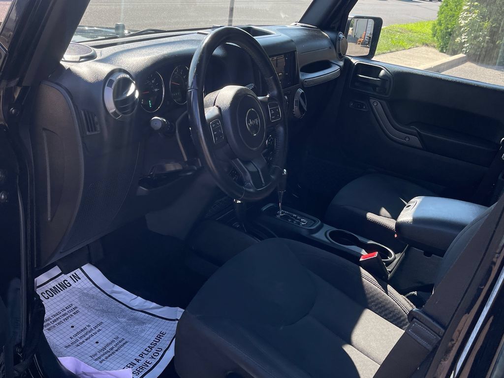 Used 2018 Jeep Wrangler Unlimited Sport S AWD/4WD image 12