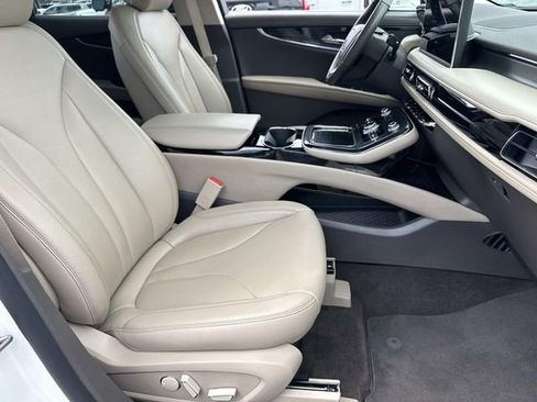 Certified 2023 Lincoln Nautilus AWD w/ Premium Package image 11